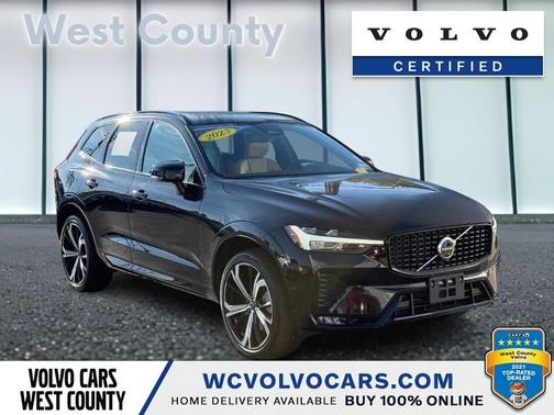 2023 Volvo XC60 B6 Ultimate Dark Theme