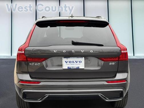 Platinum Gray Metallic 2025 Volvo XC60 B5 Plus