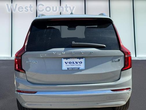 2025 Volvo XC90 B6 Plus 7-Seater