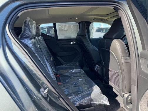 2026 Volvo XC40 B5 Core