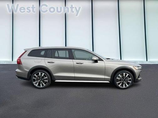 2020 Volvo V60 Cross Country T5