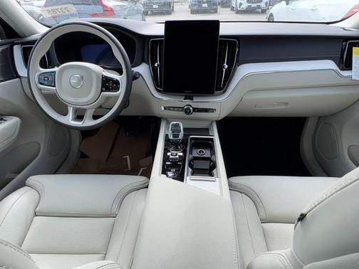 2026 Volvo XC60 Plug-In Hybrid T8 Ultra