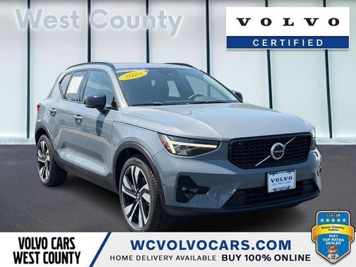 Gray Metallic 2023 Volvo XC40 B5 Plus Dark Theme