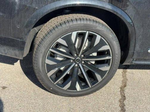 2026 Volvo XC90 B6 Ultra 7-Seater