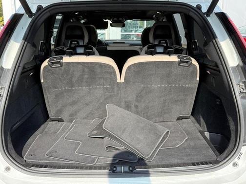 2025 Volvo XC90 B6 Plus 7-Seater
