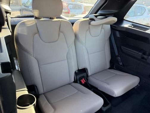 2026 Volvo XC90 B6 Plus 6-Seater