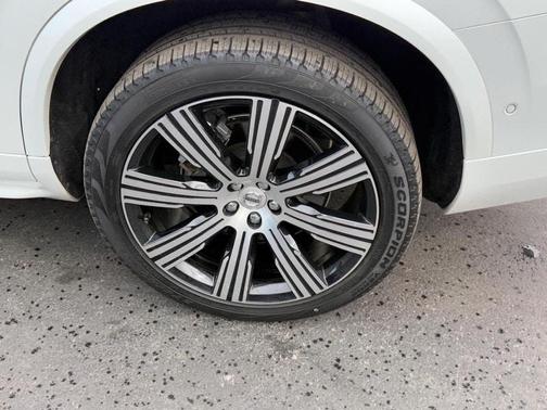 2023 Volvo XC90 Recharge Plug-In Hybrid T8 Plus 6-Seater