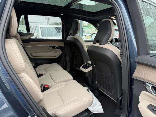2026 Volvo XC90 B6 Ultra 7-Seater
