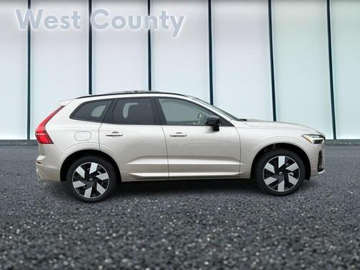 2025 Volvo XC60 Plug-In Hybrid T8 AWD Plus