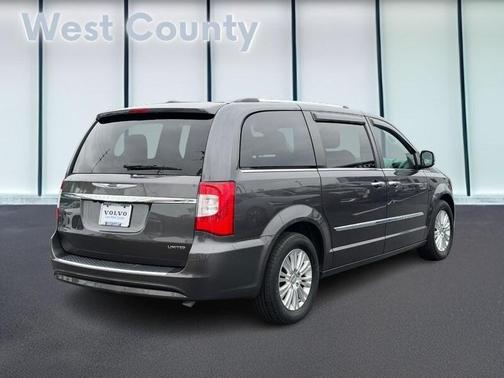 Crystal Metallic 2016 Chrysler Town & Country Limited