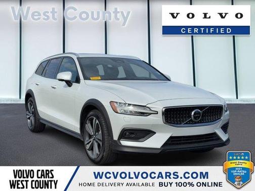 2025 Volvo V60 Cross Country B5 Plus