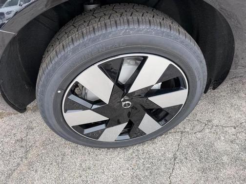 2025 Volvo XC60 Plug-In Hybrid T8 AWD Plus