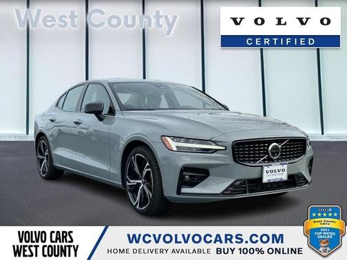 2024 Volvo S60 B5 Plus Dark Theme
