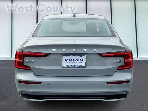 2024 Volvo S60 B5 Plus Dark Theme