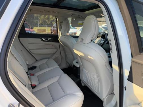 2026 Volvo XC60 Plug-In Hybrid T8 Ultra