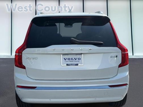 Crystal White 2023 Volvo XC90 B6 Plus 6-Seater