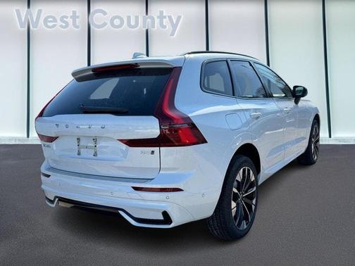 2026 Volvo XC60 B5 Plus