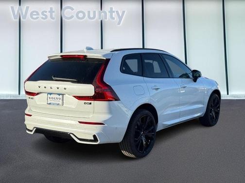 2026 Volvo XC60 B5 Ultra Black Edition