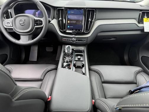 2025 Volvo XC60 B5 AWD Ultra