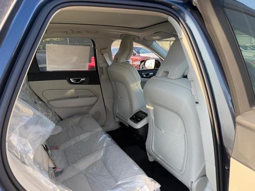 2026 Volvo XC60 B5 Ultra