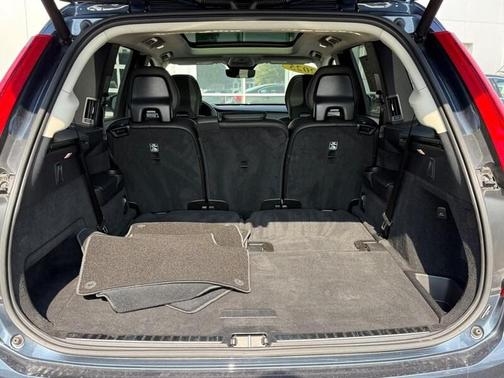 2025 Volvo XC90 B5 Core