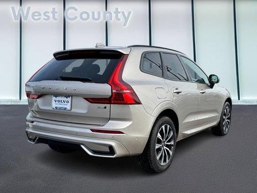 2025 Volvo XC60 B5 Plus