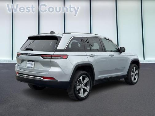 Silver Zynith 2024 Jeep Grand Cherokee 4xe Base