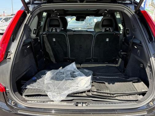 2022 Volvo XC90 T6 Inscription 7 Passenger