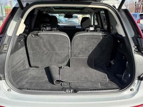 2025 Volvo XC90 B6 Plus 7-Seater