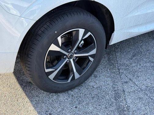 2026 Volvo XC60 B5 Core