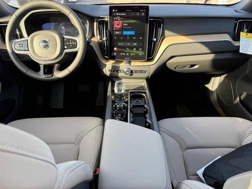 2026 Volvo XC60 B5 Core