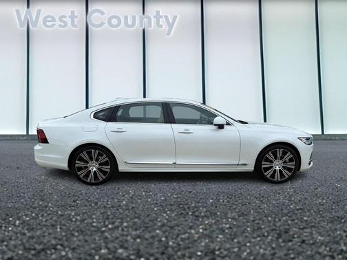 2025 Volvo S90 Plug-In Hybrid T8 Ultra