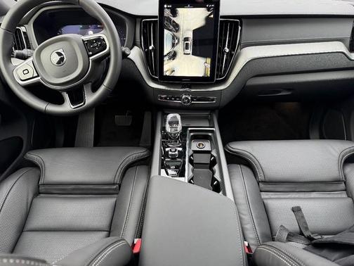 2026 Volvo XC60 Plug-In Hybrid T8 Ultra Black Edition