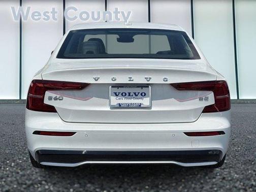 2025 Volvo S60 B5 Plus