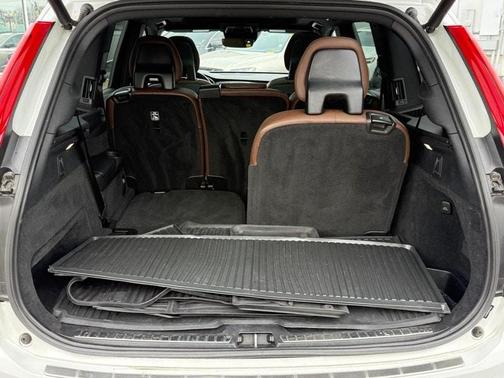 2021 Volvo XC90 T6 Momentum 7 Passenger