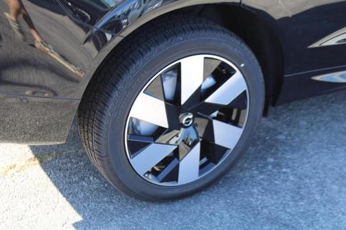 2025 Volvo XC60 Plug-In Hybrid T8 AWD Plus