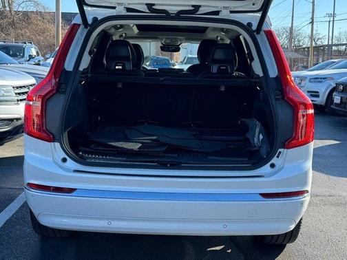 2024 Volvo XC90 B5 Plus Bright Theme