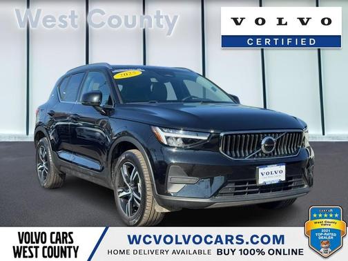 2025 Volvo XC40 B5 Core Bright Theme