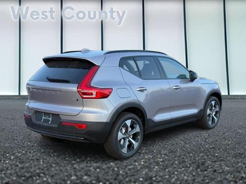 2026 Volvo XC40 B5 Plus