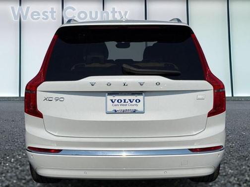 2024 Volvo XC90 Recharge Plug-In Hybrid T8 Ultimate Bright Theme 7-Seater