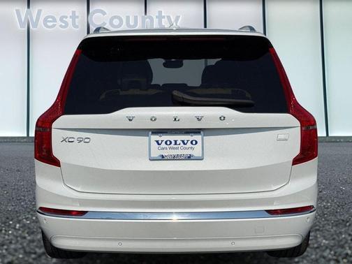 2024 Volvo XC90 Recharge Plug-In Hybrid T8 Ultimate Bright Theme 7-Seater