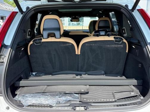 2024 Volvo XC90 Recharge Plug-In Hybrid T8 Ultimate Bright Theme 7-Seater