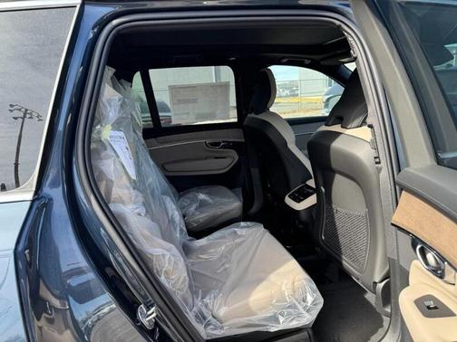 2026 Volvo XC90 B5 AWD Plus 6-Seater