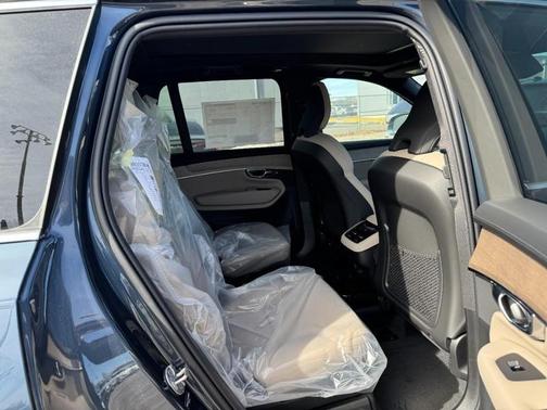 2026 Volvo XC90 B5 AWD Plus 6-Seater