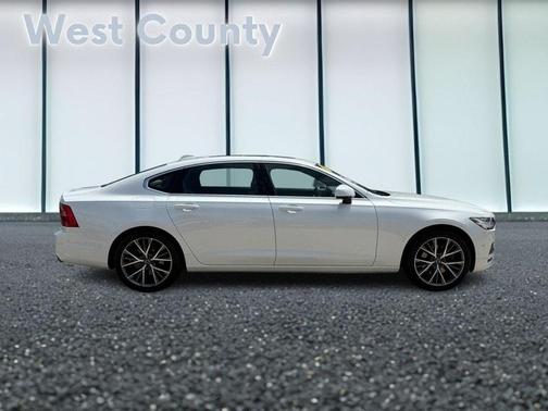 2018 Volvo S90 T5 Momentum
