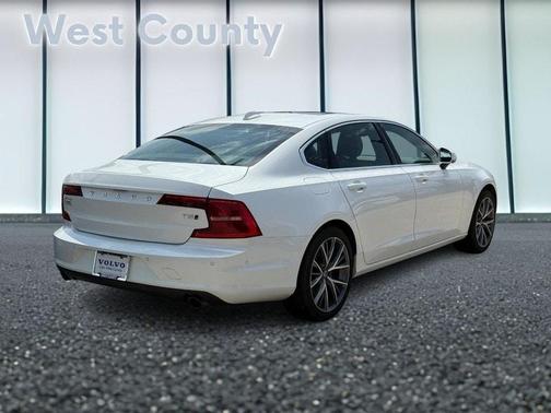 2018 Volvo S90 T5 Momentum