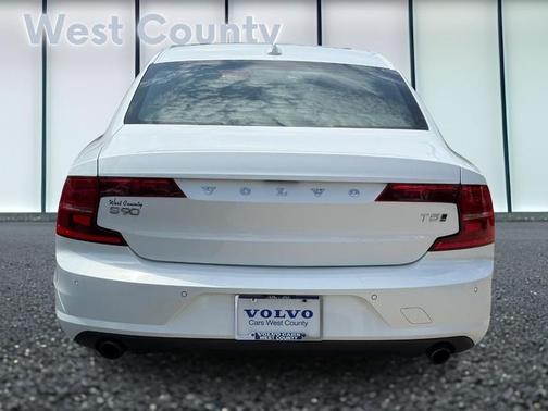 2018 Volvo S90 T5 Momentum