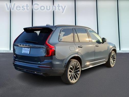 2026 Volvo XC90 B6 AWD Ultra Dark Theme 7-Seater