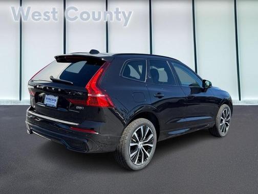 Onyx Black 2024 Volvo XC60 B5 Plus Dark Theme