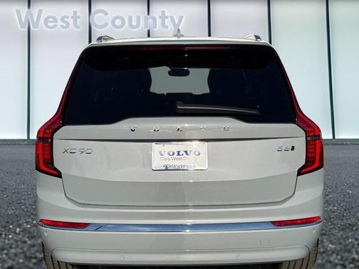 2025 Volvo XC90 B6 Plus 7-Seater